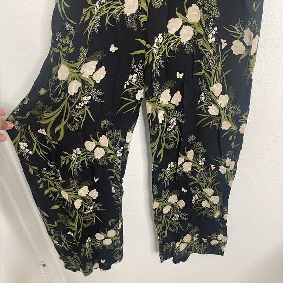 Reformation floral jumpsuit size 8 - Picture 6 of 10